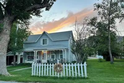 Image de Inspiring 4 bed. 2 Bath Pioneer Home on 1/4 acre in Monroe's Historic District
