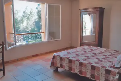Image de Chambre d'hôtes « Le Temps des Cerises » avec piscine partagée, terrasse et Wi-Fi