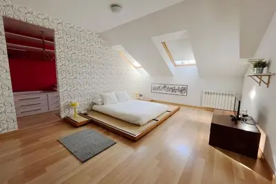 Image de Modern duplex apartment in the city center.