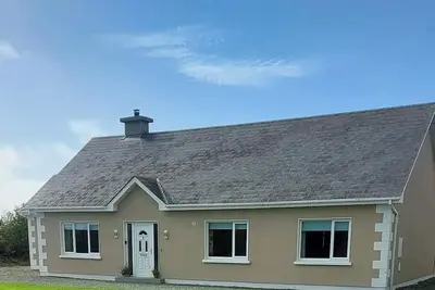 Image de Spacious Wexford holiday home near Kilmore Quay Harbour and beaches.