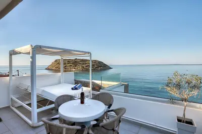 Image de Seafront Villa Moments, by Estia