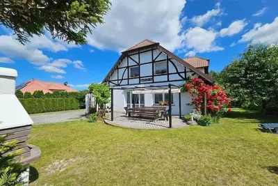 Image de Villa de vacances confortable avec jardin privé