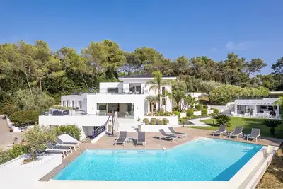 Image de Luxueuse villa hauteur de Cannes Hammam, Sauna, Tennis, Cinéma