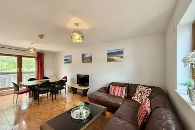 Image de Apartment 514 - Clifden - sleeps 6 guests  in 3 bedrooms