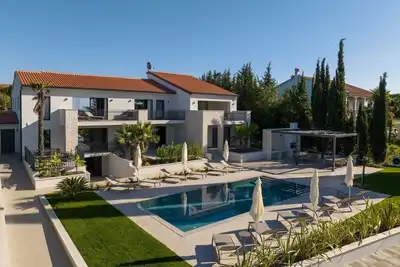 Image de La Residenza Vila Apartment Ii for 6 guests, 1. 5 km from the sea