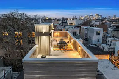 Image de Lux 4br / 4. 5 Bath with Roof Deck views and Steps to Subway