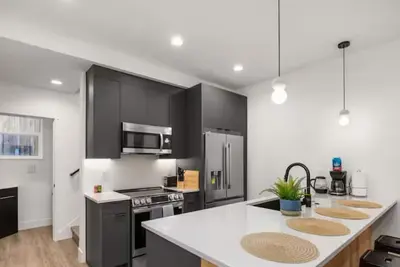 Image de 3 Bd 3. 5 Bath with A/C and Great Views