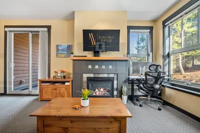 Image de Snowy Lodge | Ski-In/Out | Hot Pools | Pets Ok