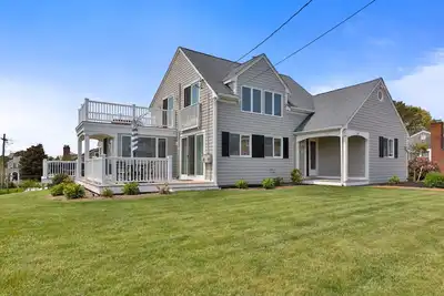 Image de Popponesset Beach House-3 bedroom, sleeps 6, A/C, 2 baths one back from beach