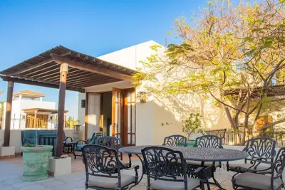 Image de Av78 | Mountain Views | Community Pool | Rooftop Tower!