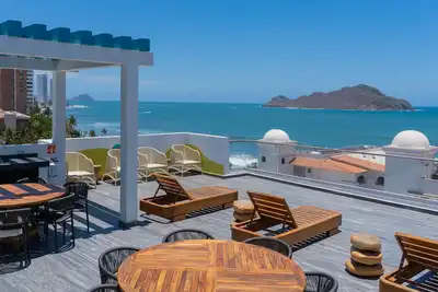 Image de Apartment with 2 bedrooms. Ac, Pool and beach nearby in Mazatlan's Golden Zone
