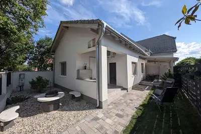 Image de Maison de vacances avec Wi-Fi et climatisation
