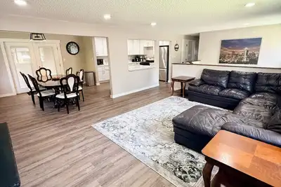Image de Spacious 5-bedroom house in tranquil Kent with cool Ac
