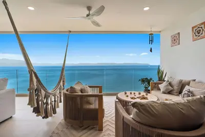 Image de Beachfront Lux 3br, 2 Pools + Rooftop | Panarea 7b