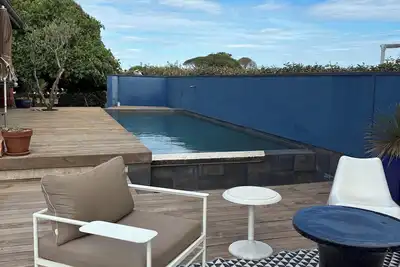 Villa moderne avec piscine à débordement