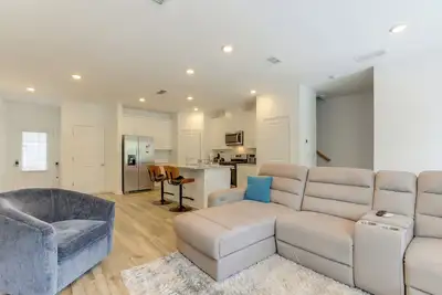 Image de Home Office! McDonough Townhome, Easy I-75 Access