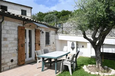 Image de S364 - Sirolo, delightful sea-view villa with garden