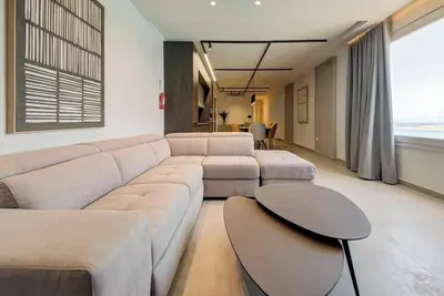 Image de Stylish seafront 3br home in Qawra w/Wifi & Ac