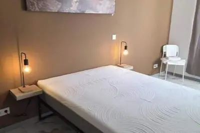 Image de 1st Floor Stylish 2-Bed Sea View Flat with Rooftop Jacuzzi & Bbq