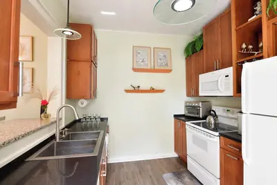 Image de Charming historic 2-Br cottage with Ac, walking distance to downtown Baraboo.