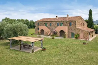 Image de Cozy Apartment in Tuscan Farmhouse with Pool and Private Patio
