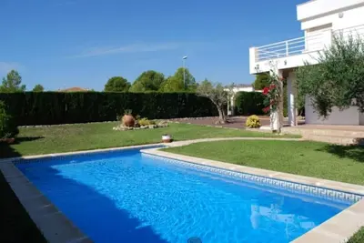 Image de Vacation Villa with Private Pool in Calafat, very close to the beach