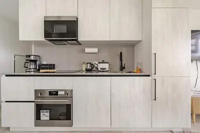 Image de Luxury Downtown Condo with pool! steps to Cn Tower & Rogers Centre. Free Parking