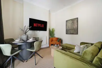 Image de Modern 4br | Ideal for Contractors | by Stay With Us