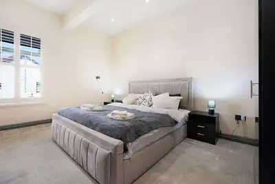 Image de Modern City Apartment | Sleeps 4 by Stay With Us