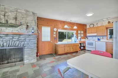 Image de Twilight Watch -- Charming 4-bedroom cottage with Ac on Pelee Island