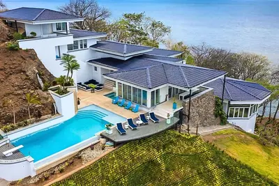 Luxury Oceanfront Villa•Sunset Views•Beach Access - Casa Dos Monos