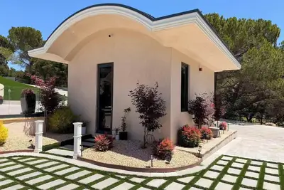 Image de Luxury Garden Cottage Near Stanford