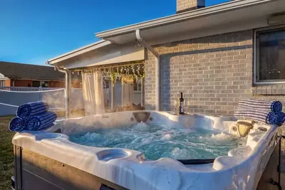 Image de Game Rooms, Hot Tub & Fire Pit