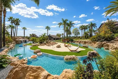 Image de Paradise Hills | A Lazy River Resort Estate