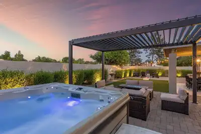 Image de Madrid's Manor - Arizona retreat with private backyard and Hot Tub
