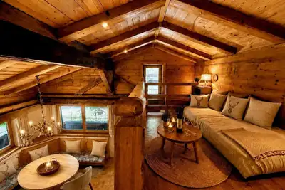 Image de Bienvenue à la Kitz Peak Residence un élégant et charmant appartement mansardé avec mezzanine.