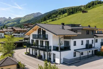Image de Luxe alpine avec sauna au pied des pistes.