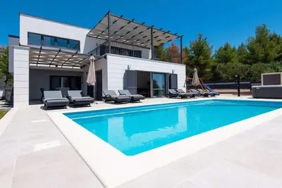 Image de Villa à Stankovic avec piscine