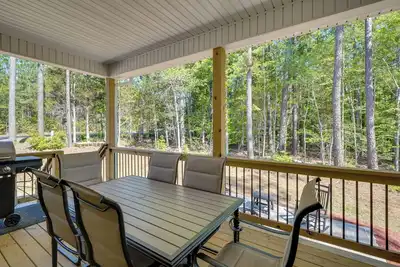 Image de Cottage 1 Mi to Lake Gaston Beach & Boat Launch