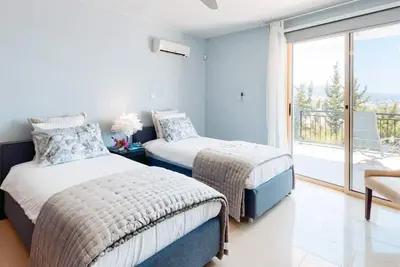 Image de A Stunning 4-bedroom villa with sea views