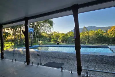 Image de Our property is on 5 acres surrounded by valleys and hills in the Whitsunday.
