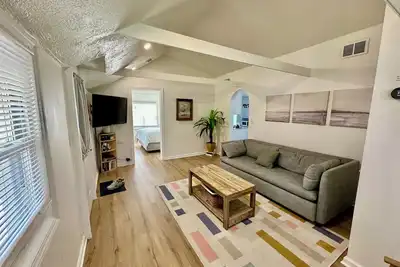 Image de Newly Renovated Beach Cottage