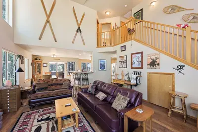 Image de 663 Wagon Trail - Private Hot Tub, Community Pool & Tennis, A/C