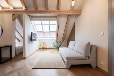 Image de Stylish Attic Retreat near Rieger Gardens