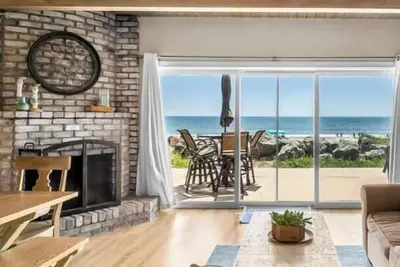 Image de Oceanfront Getaway - Breathtaking Views!