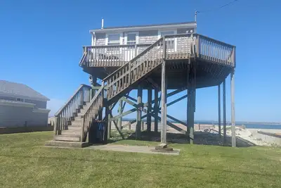 Image de The Sky-High Beach House: Panoramic Waterfront views