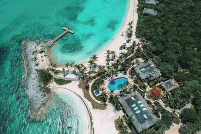 Image de 430-Acre Private Island in the Bahamas — All-Inclusive