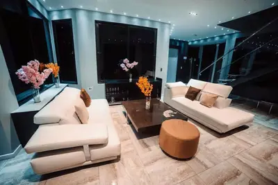 Image de 8 bedroom, luxury suites in Paris