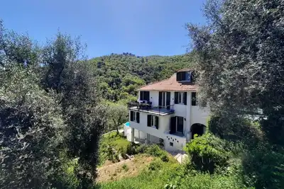 Image de Unique retreat in Andora hills, 10 minutes to beaches