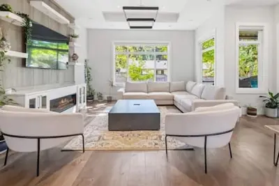 Image de Luxury 5-Bed Home, Sleeps 10, Quiet North Delta